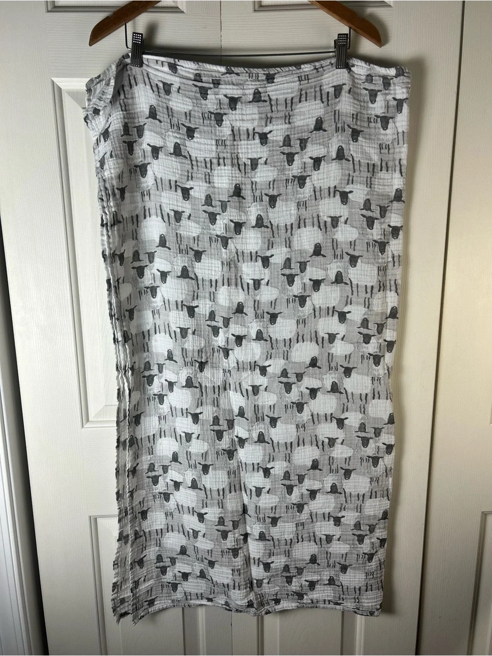 Aden + Anais Lamb Sheep Baby Swaddle Blanket Gray White Muslin Cotton Realistic